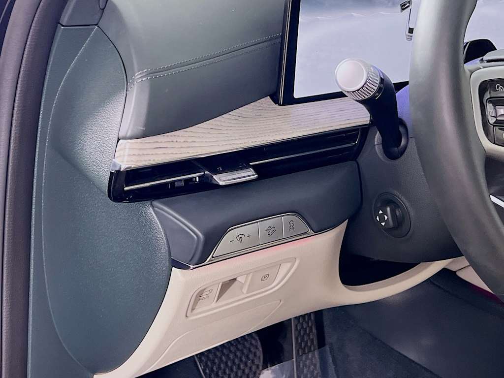 2025 Genesis GV80 — photo 10
