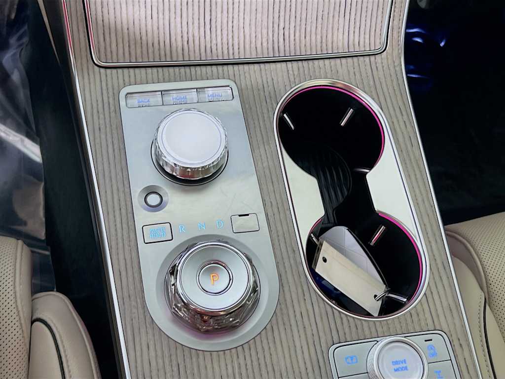 2025 Genesis GV80 — photo 17
