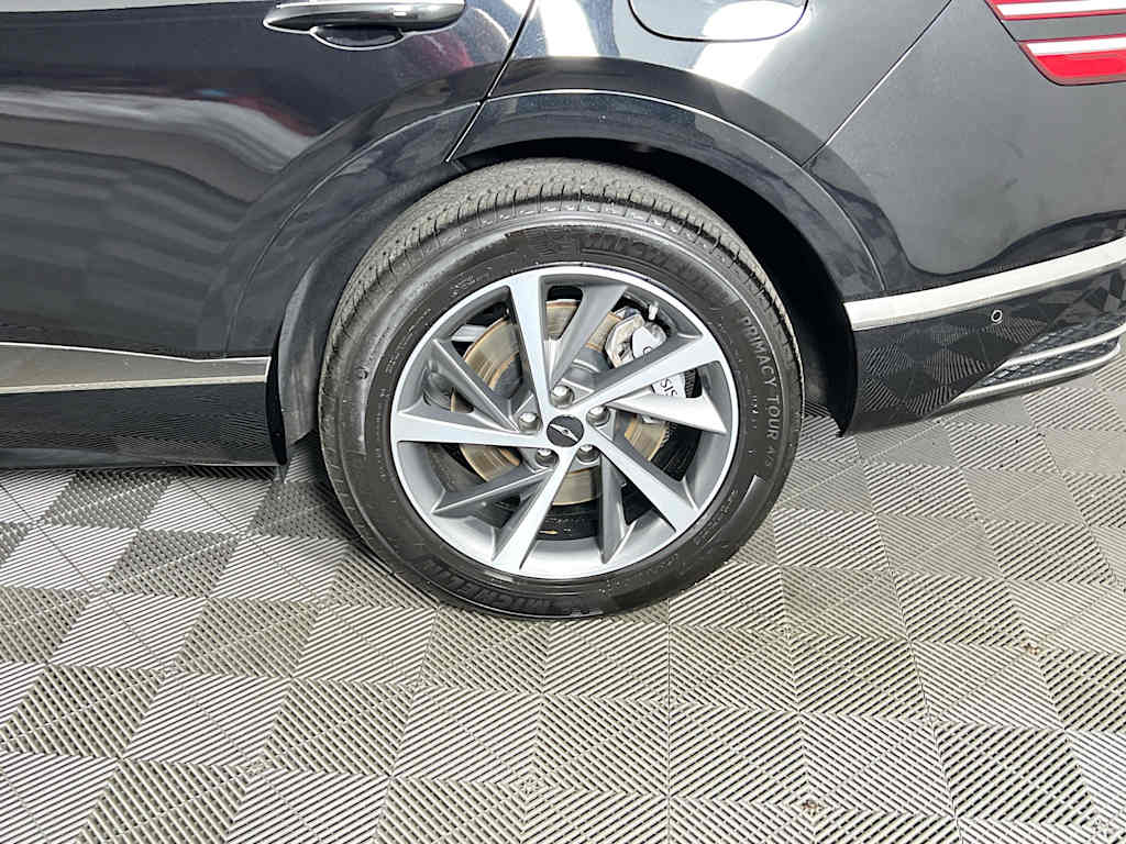 2025 Genesis GV80 — photo 32