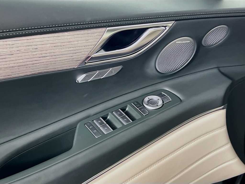2025 Genesis GV80 — photo 18