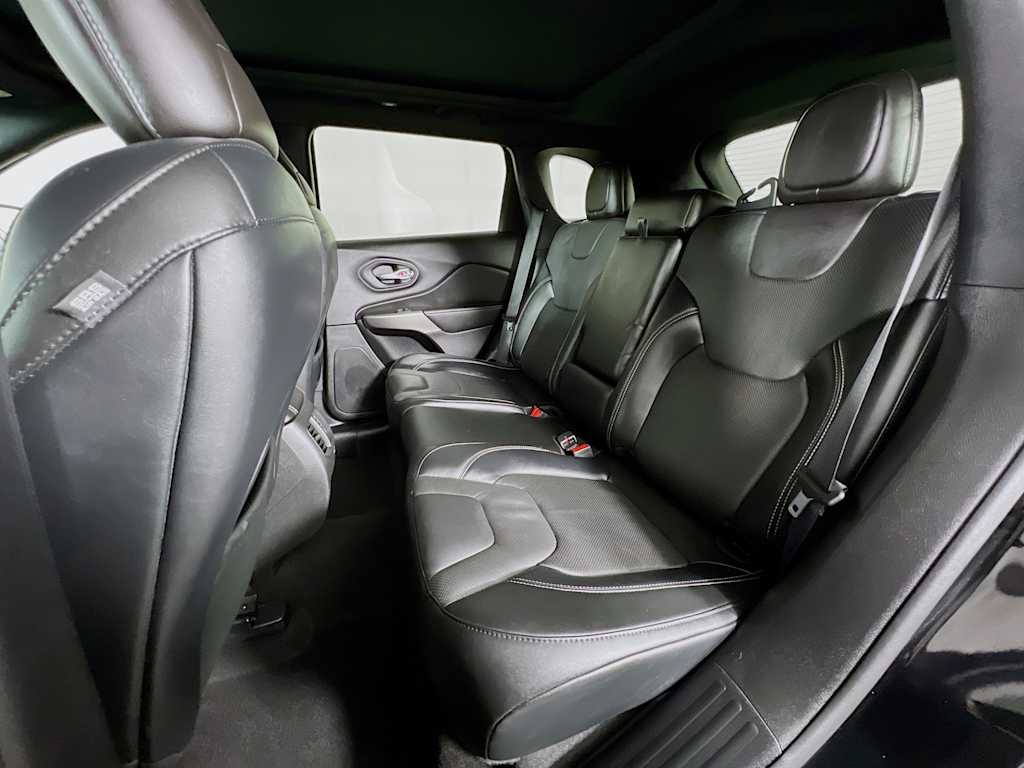 2021 Jeep Cherokee — photo 26
