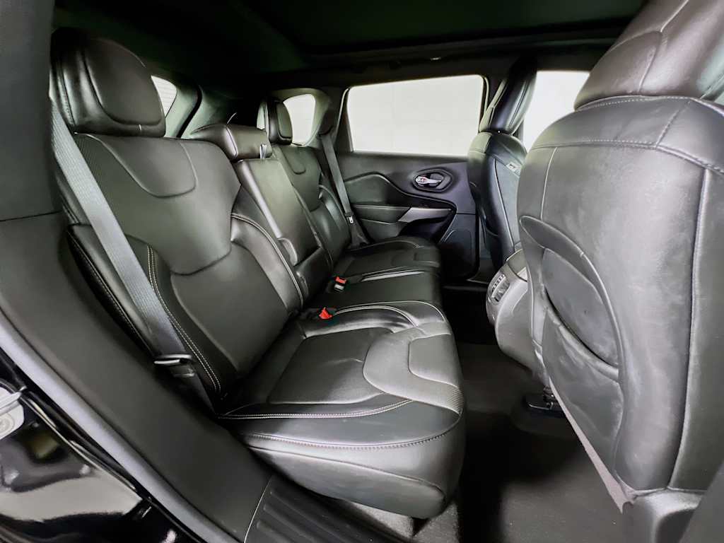 2021 Jeep Cherokee — photo 29