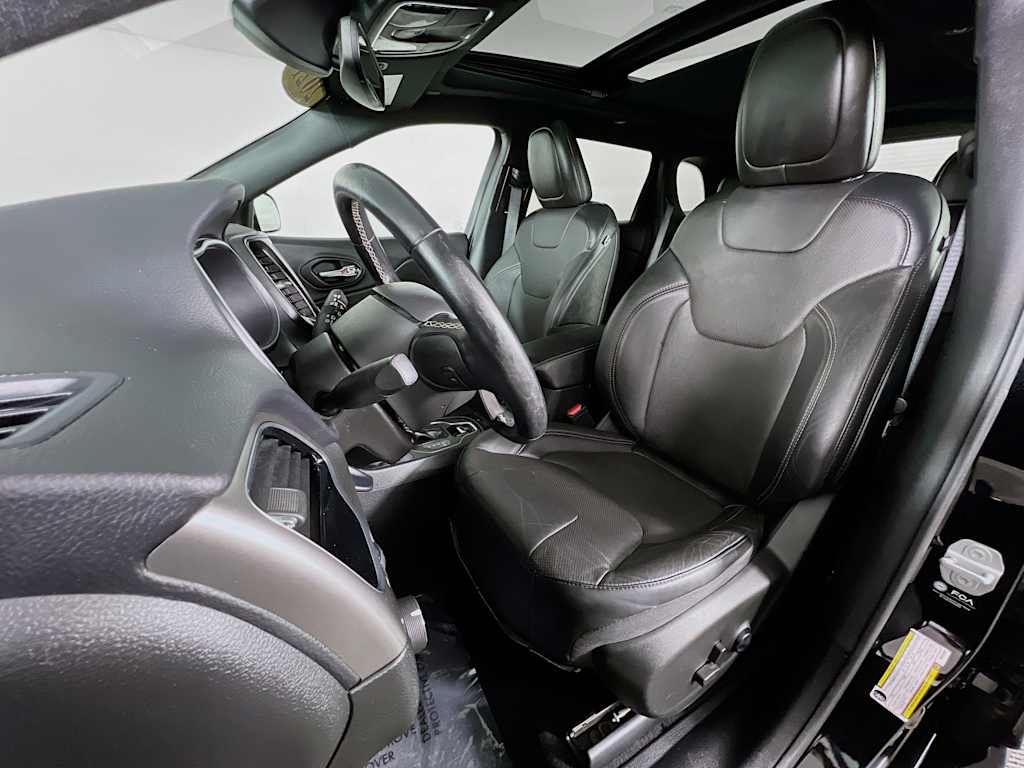 2021 Jeep Cherokee — photo 22