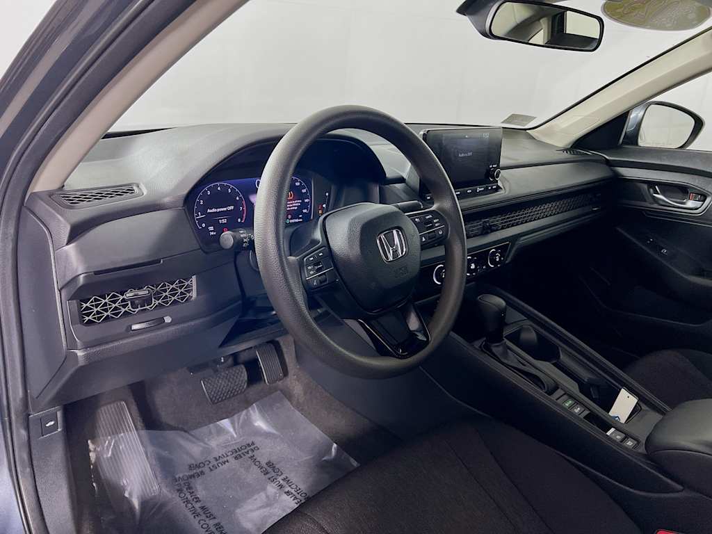 2025 Honda Accord — photo 9