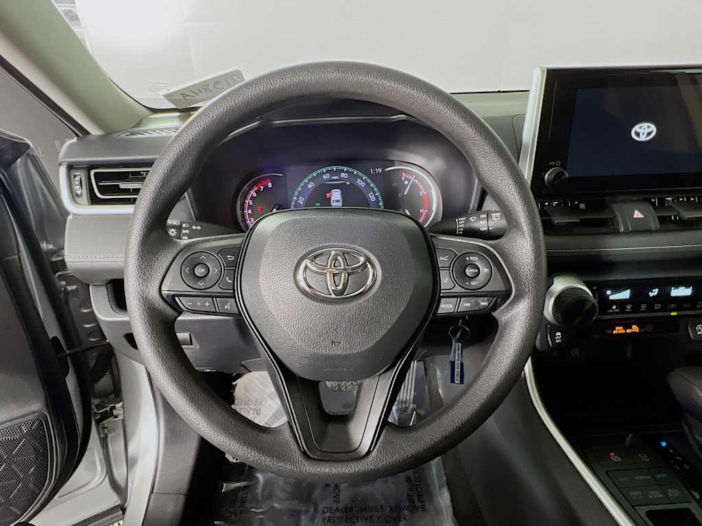 2023 Toyota RAV4 — photo 11