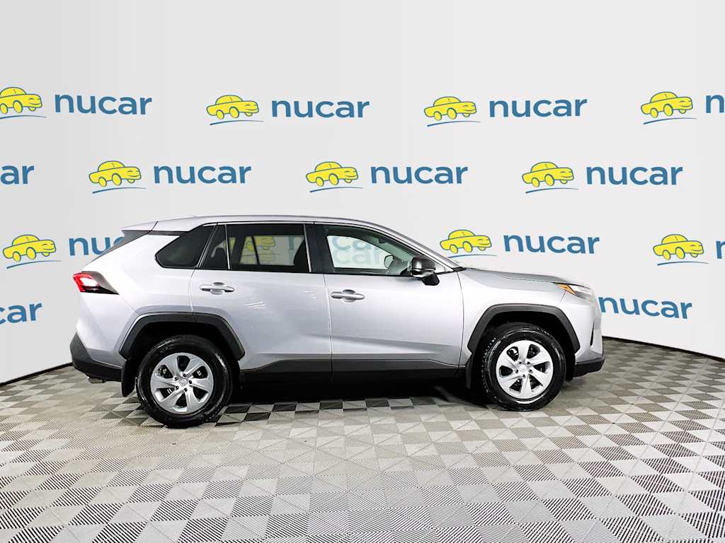 2023 Toyota RAV4 — photo 8
