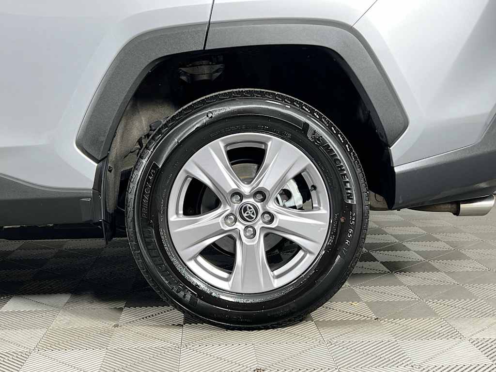 2025 Toyota RAV4 — photo 30