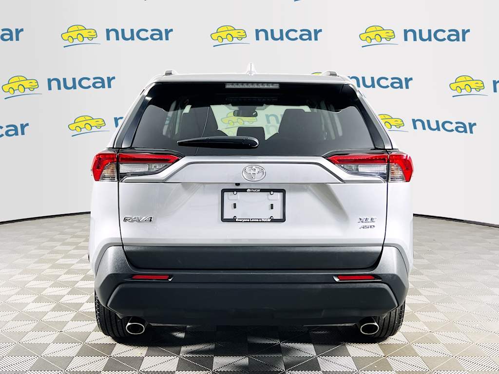 2025 Toyota RAV4 — photo 6