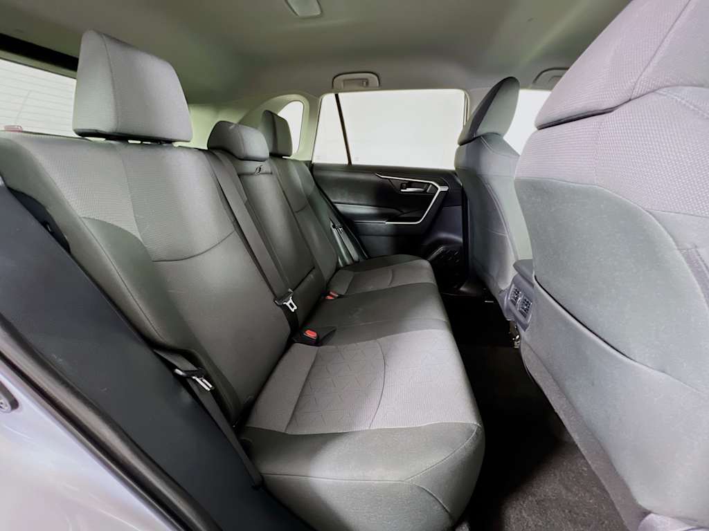 2025 Toyota RAV4 — photo 26