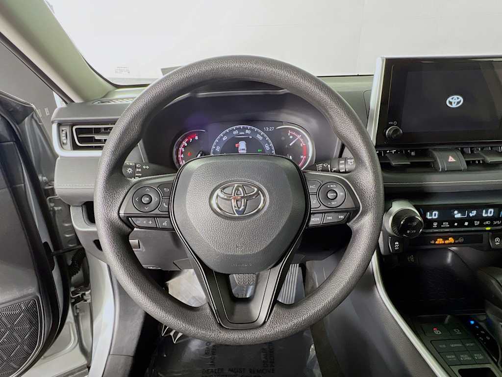2025 Toyota RAV4 — photo 11