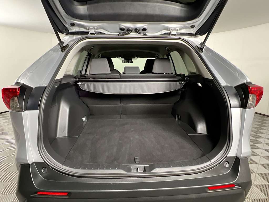 2025 Toyota RAV4 — photo 25