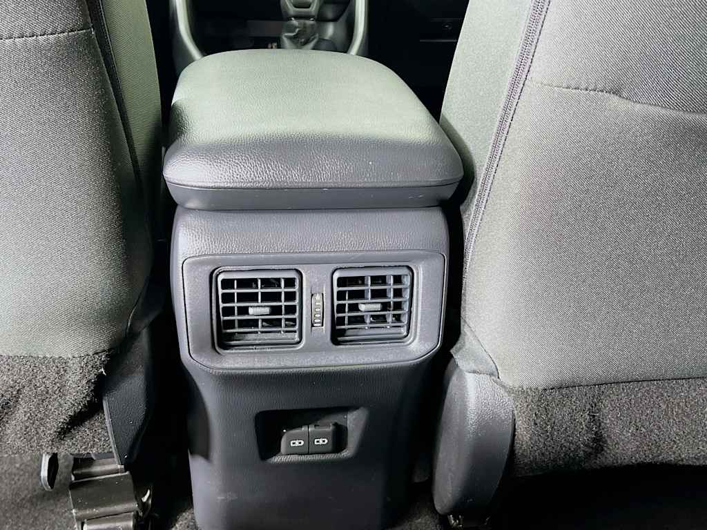 2025 Toyota RAV4 — photo 24