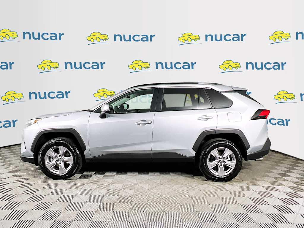 2025 Toyota RAV4 — photo 4