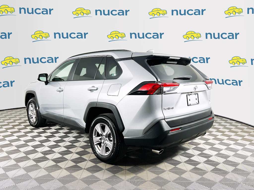 2025 Toyota RAV4 — photo 5