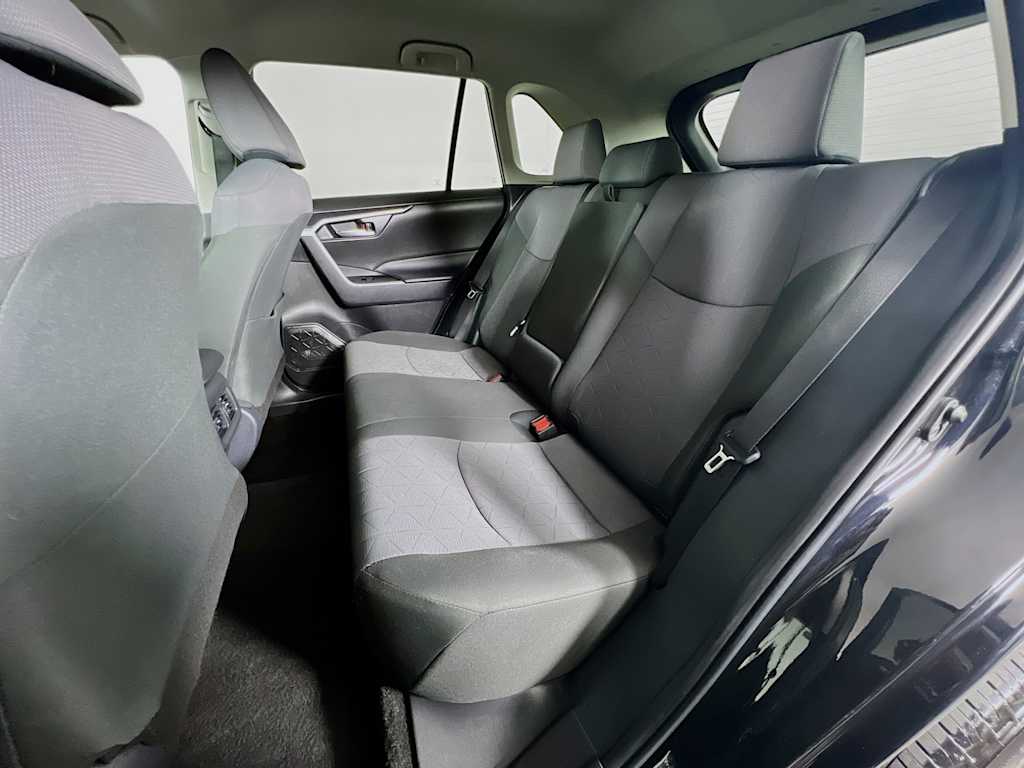 2025 Toyota RAV4 — photo 23