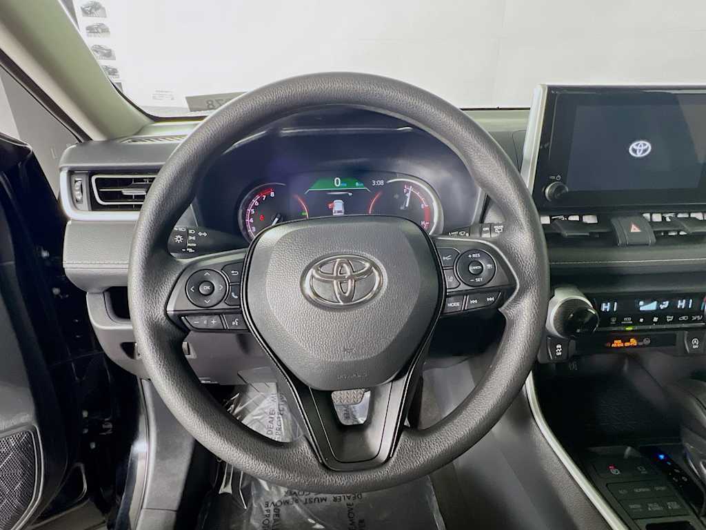 2025 Toyota RAV4 — photo 11