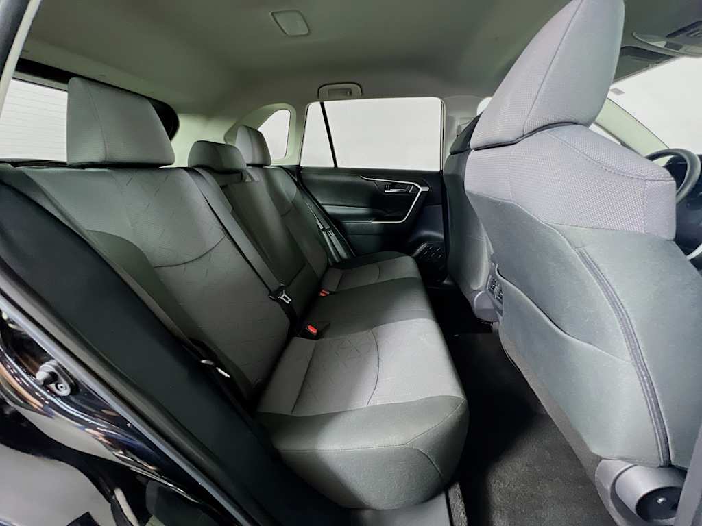 2025 Toyota RAV4 — photo 26
