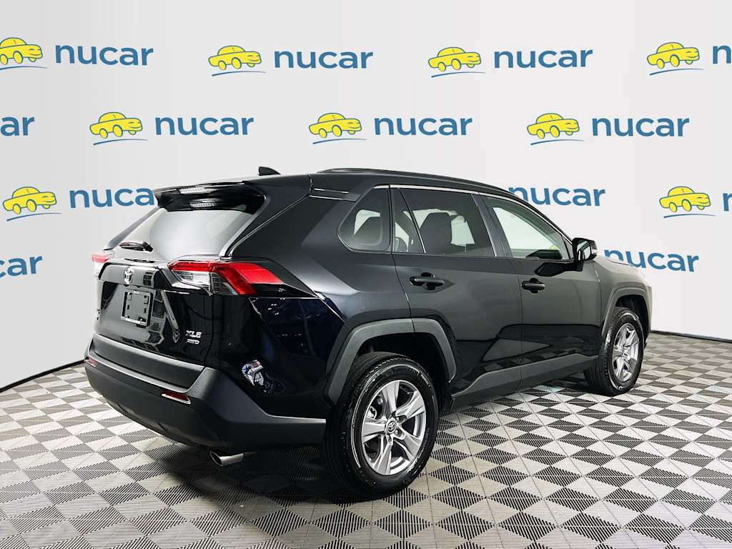 2025 Toyota RAV4 — photo 7