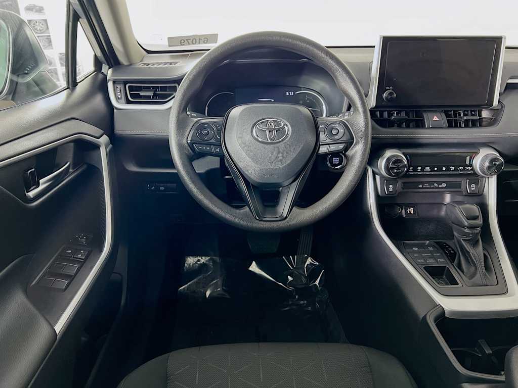 2025 Toyota RAV4 — photo 21