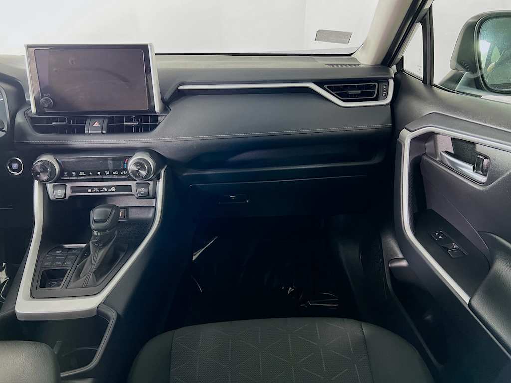 2025 Toyota RAV4 — photo 22