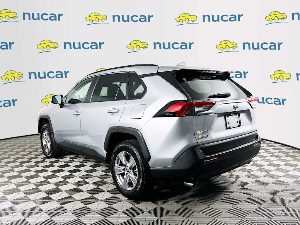 2025 Toyota RAV4 — photo 5