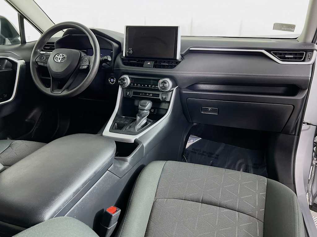 2025 Toyota RAV4 — photo 27