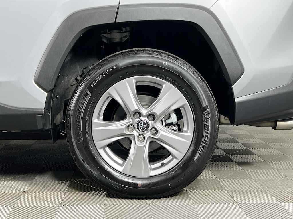 2025 Toyota RAV4 — photo 29