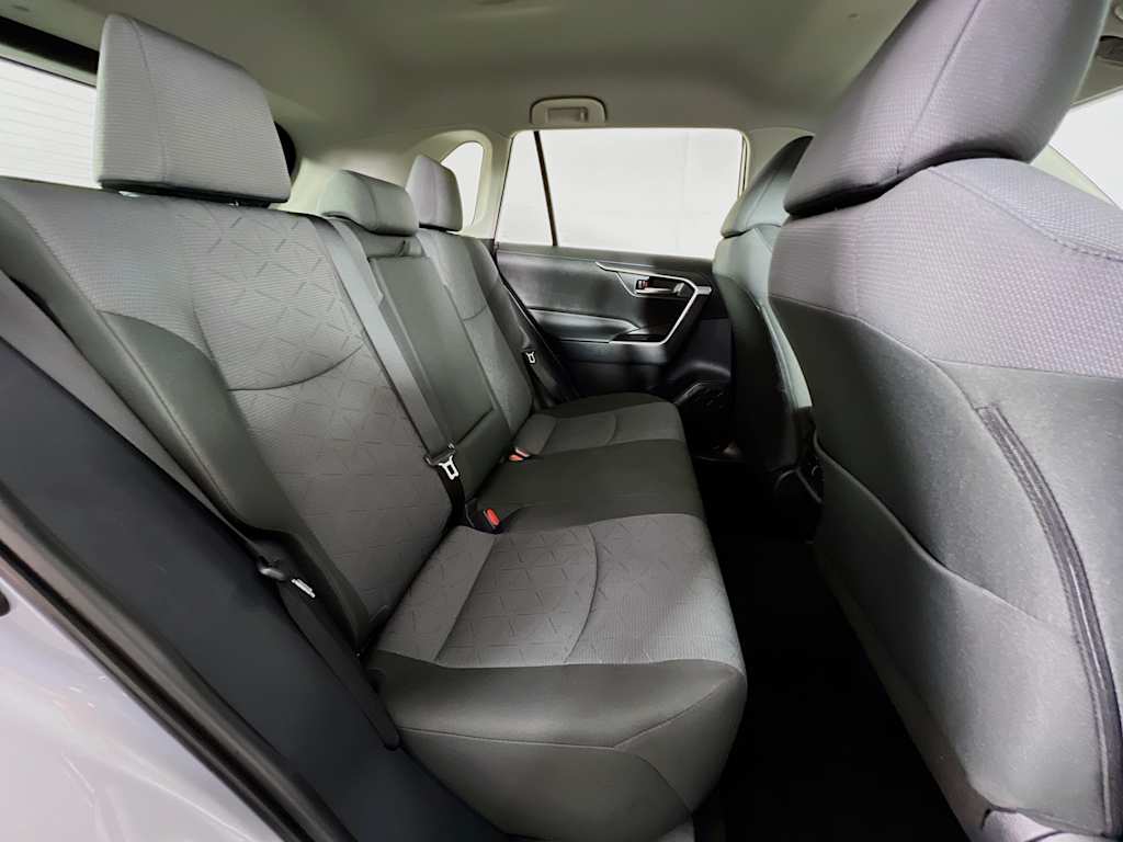 2025 Toyota RAV4 — photo 25
