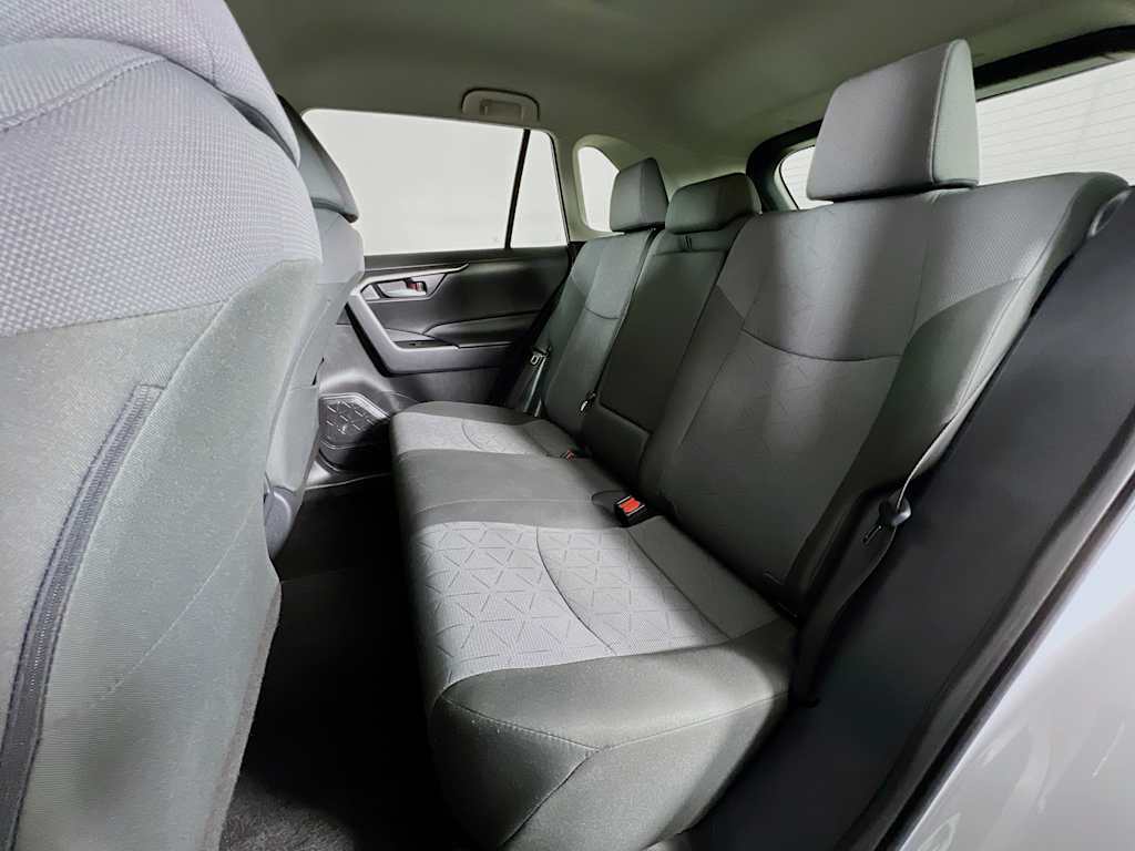 2025 Toyota RAV4 — photo 23