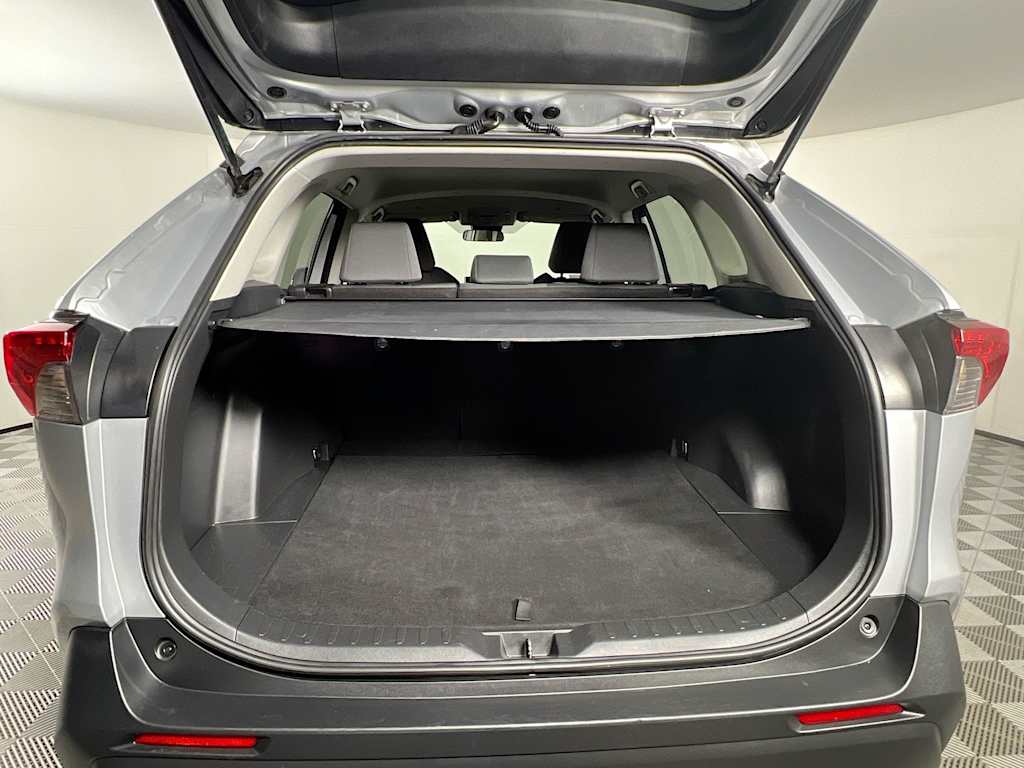 2025 Toyota RAV4 — photo 25