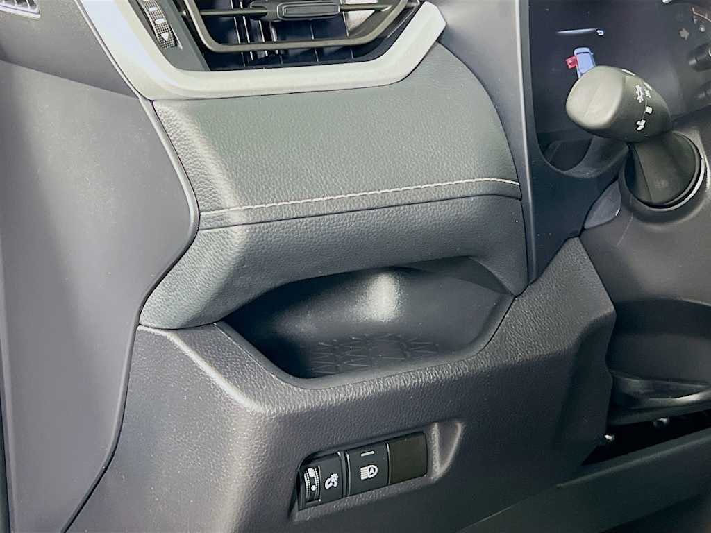 2025 Toyota RAV4 — photo 10