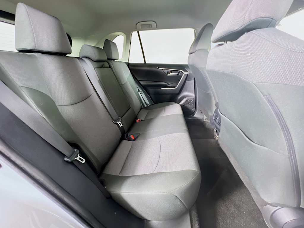 2025 Toyota RAV4 — photo 26