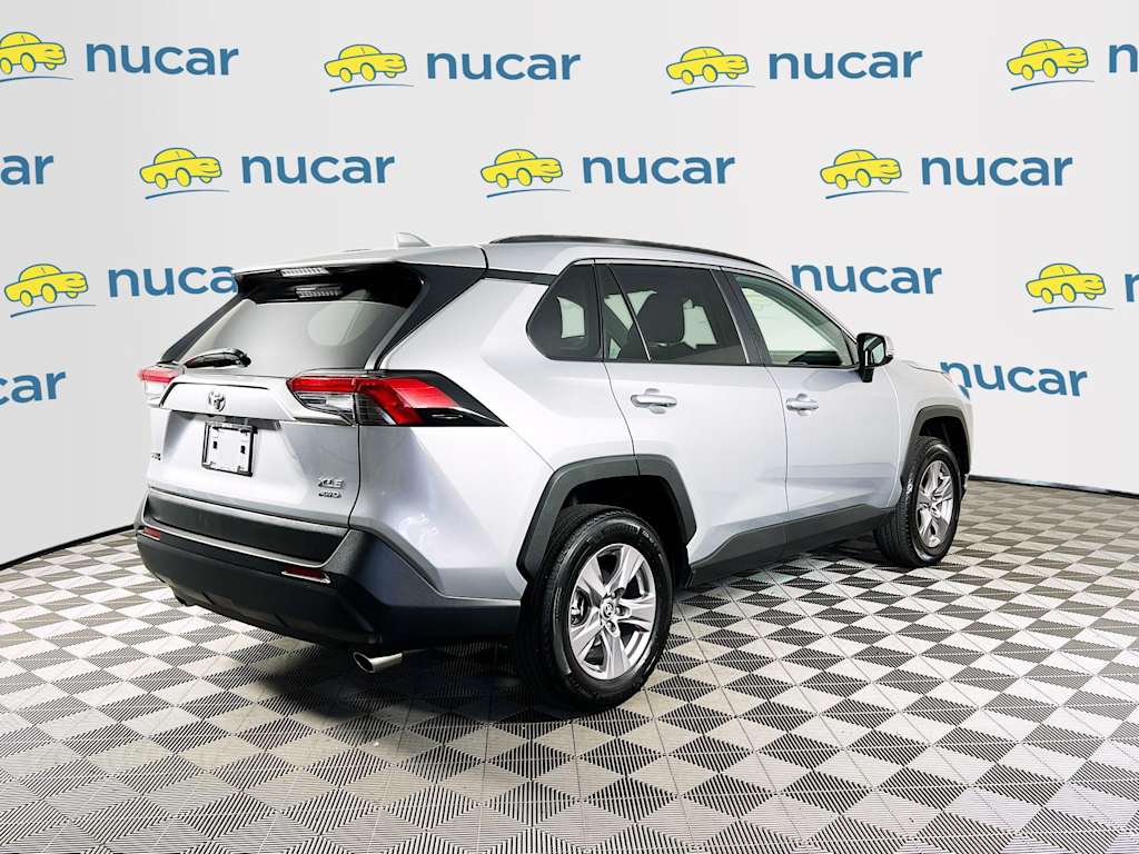 2025 Toyota RAV4 — photo 7