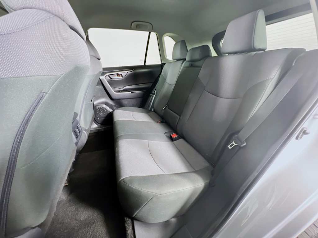 2025 Toyota RAV4 — photo 23