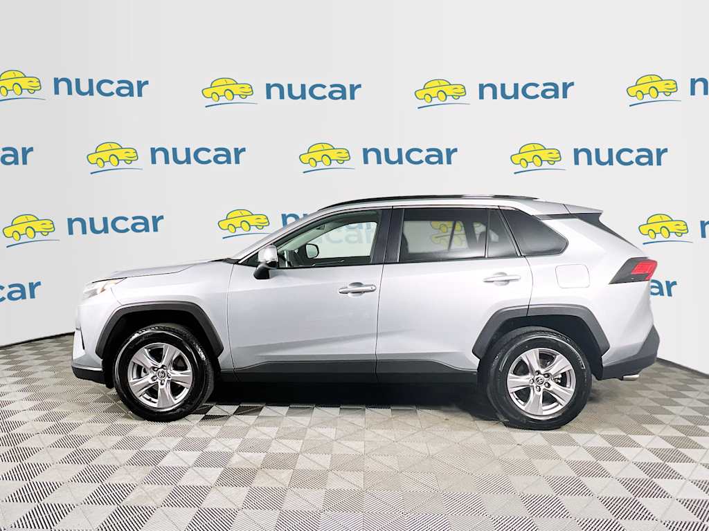 2025 Toyota RAV4 — photo 4