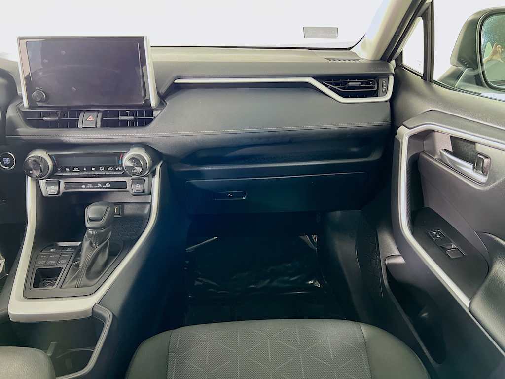 2025 Toyota RAV4 — photo 22