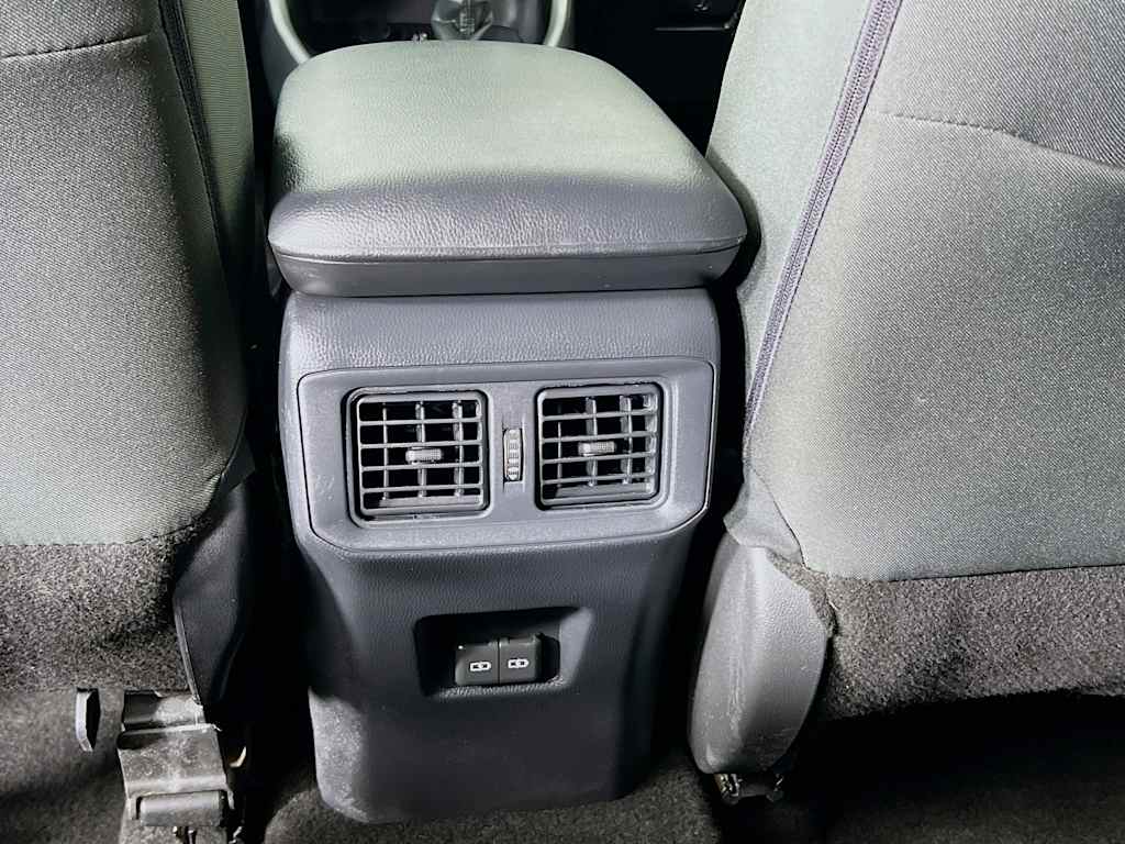 2025 Toyota RAV4 — photo 24
