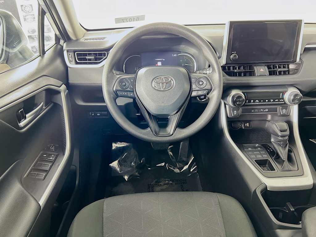 2025 Toyota RAV4 — photo 21