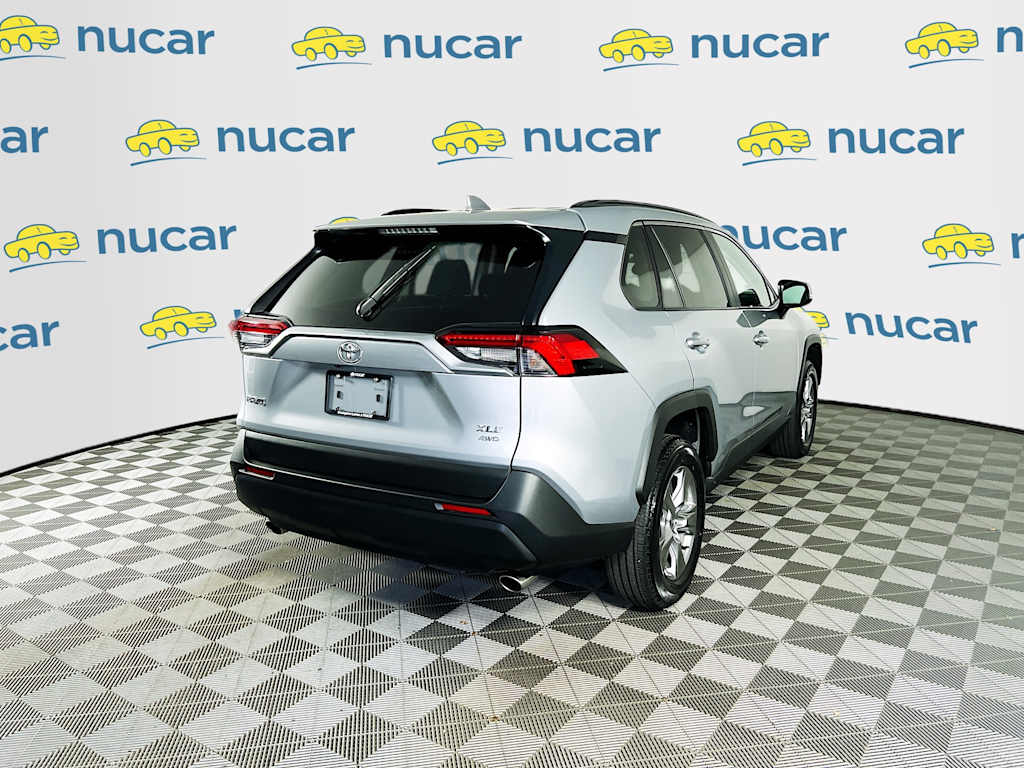 2025 Toyota RAV4 — photo 7