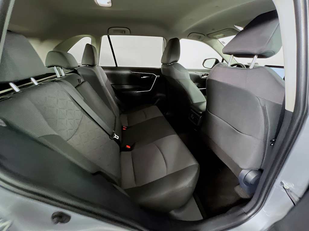 2025 Toyota RAV4 — photo 24