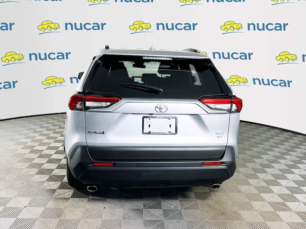 2025 Toyota RAV4 — photo 6