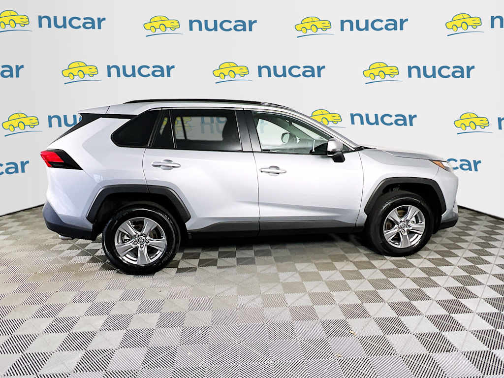 2025 Toyota RAV4 — photo 8