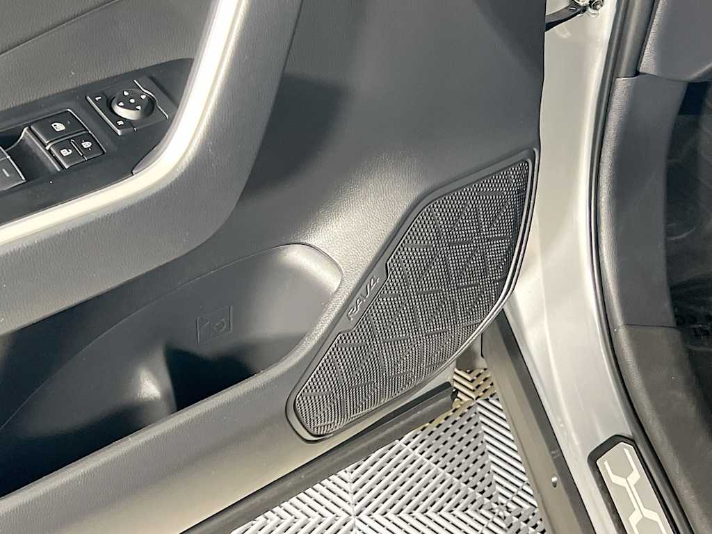 2024 Toyota RAV4 — photo 19