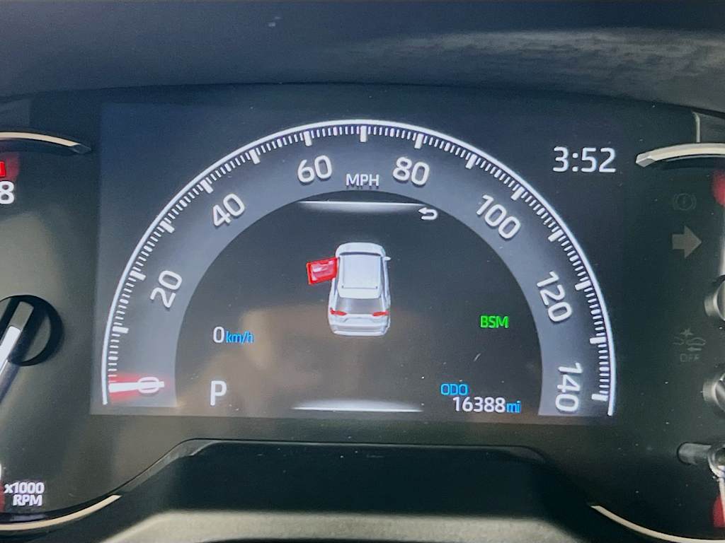 2024 Toyota RAV4 — photo 12