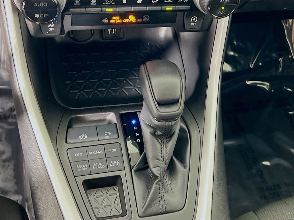 2024 Toyota RAV4 — photo 17