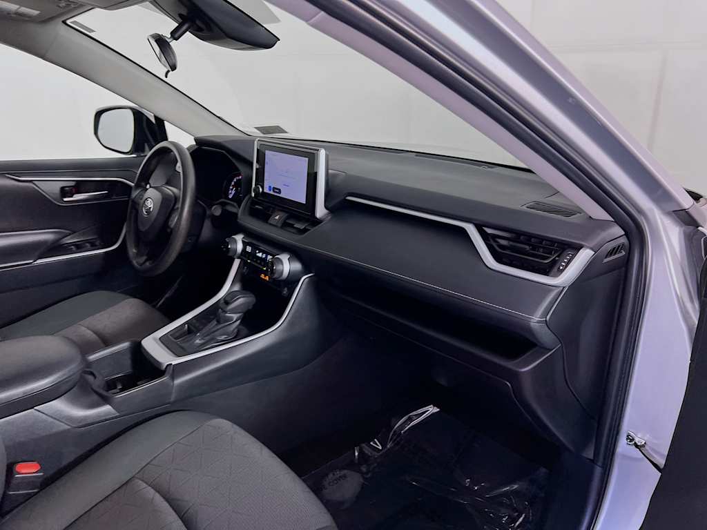 2024 Toyota RAV4 — photo 28