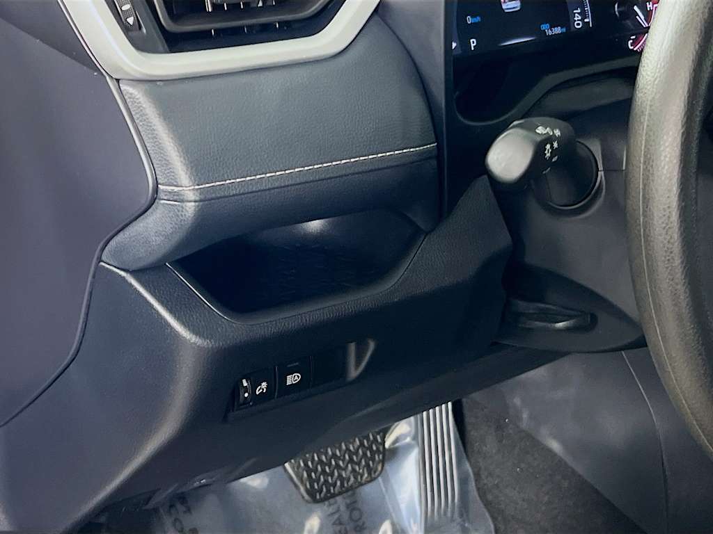 2024 Toyota RAV4 — photo 10