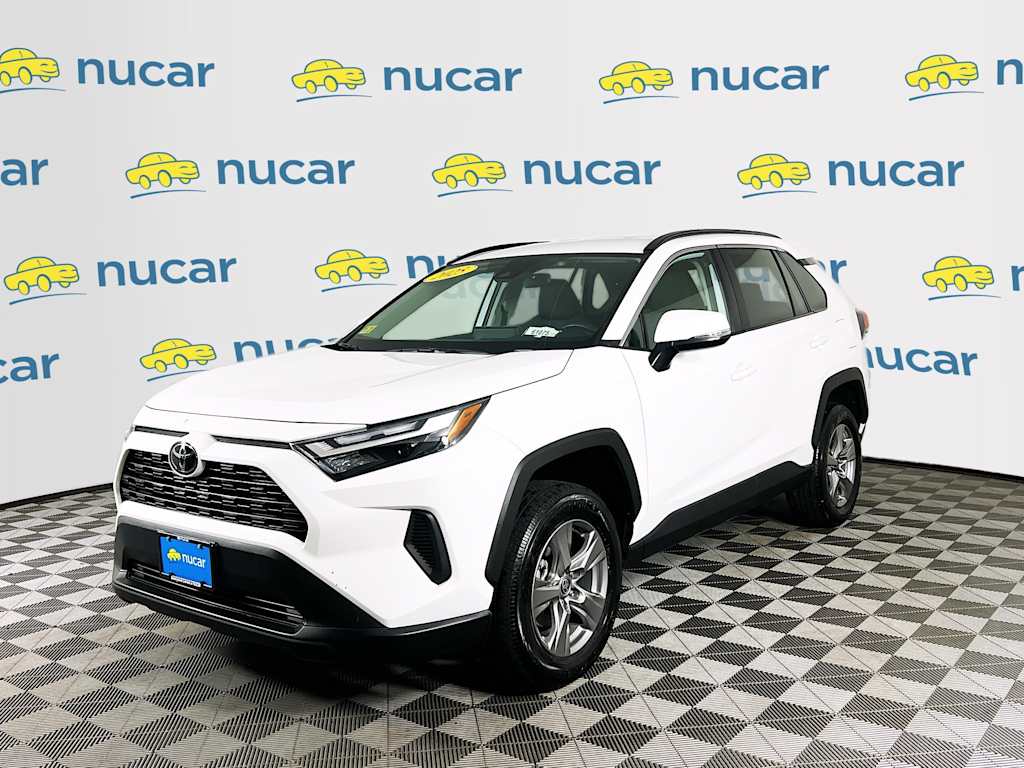 2025 Toyota RAV4 — photo 3