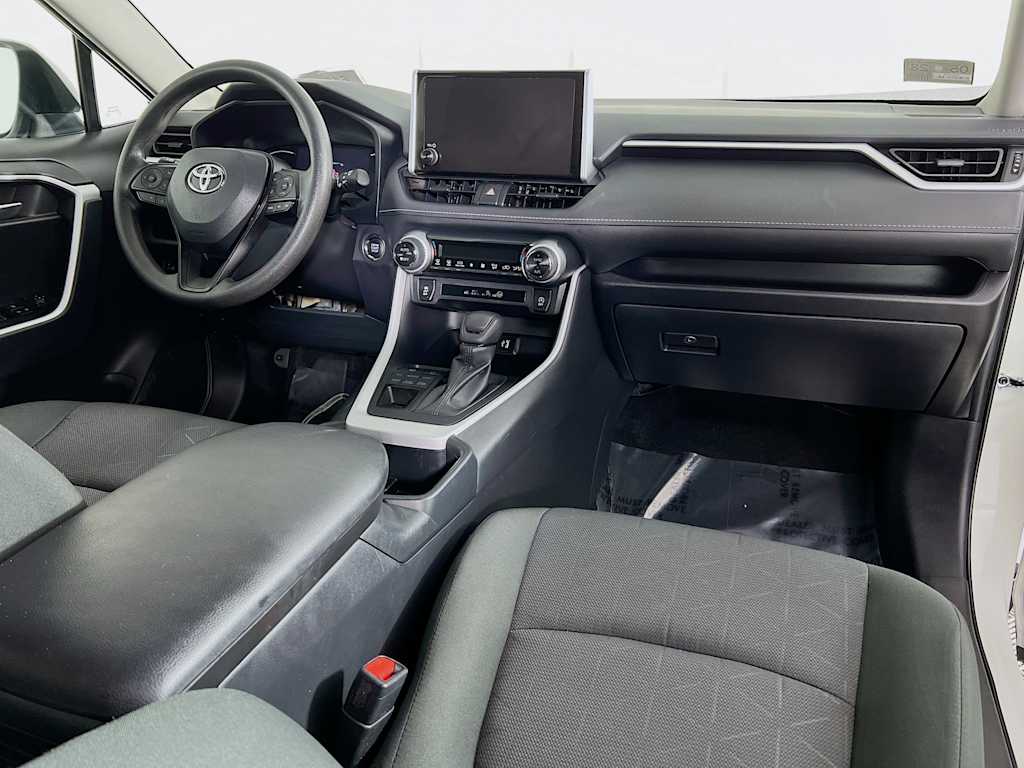 2025 Toyota RAV4 — photo 28