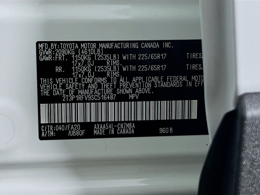 2025 Toyota RAV4 — photo 31